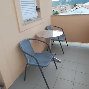 Apartman Rajka, Lopar